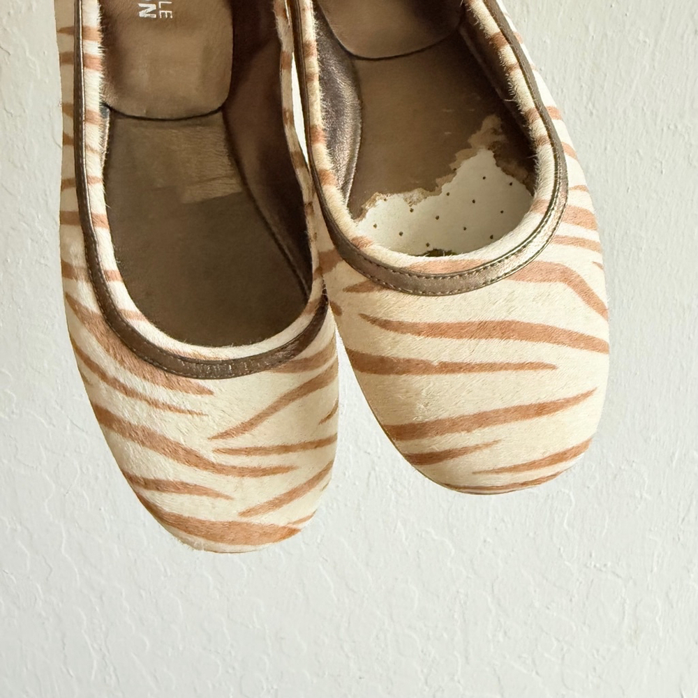 Kenneth Cole Reaction Women's Beige/Brown Zebra Print Ballet Flats Size 7 - Picture 4 of 8
